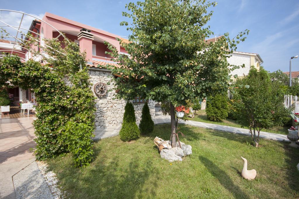 Villa Rosa Бродарика Екстериор снимка